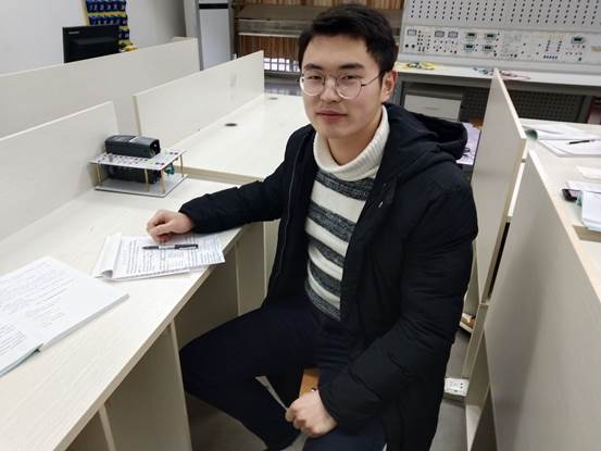 说明: C:\Users\Administrator\Desktop\新建文件夹\陈可耀.jpg